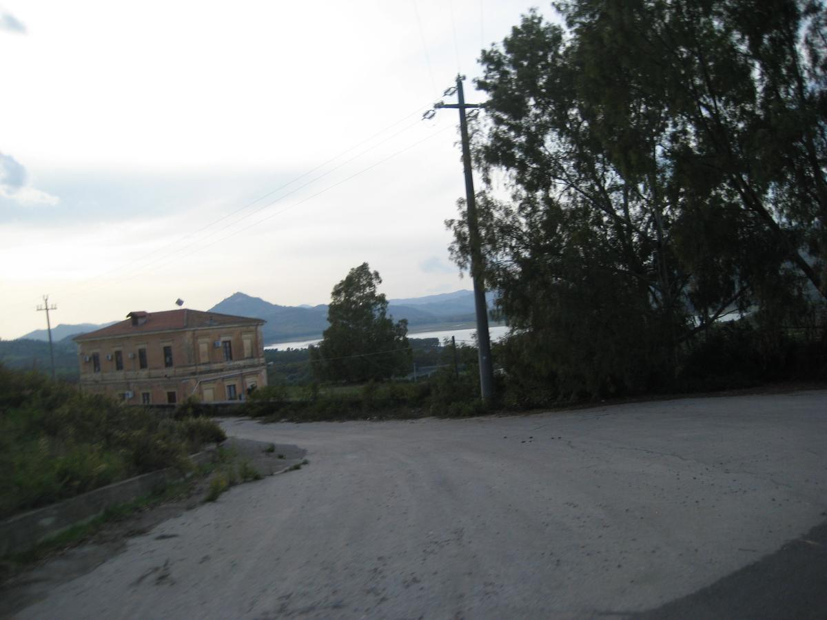 Oasi Del Lago Regalbuto Kültér fotó