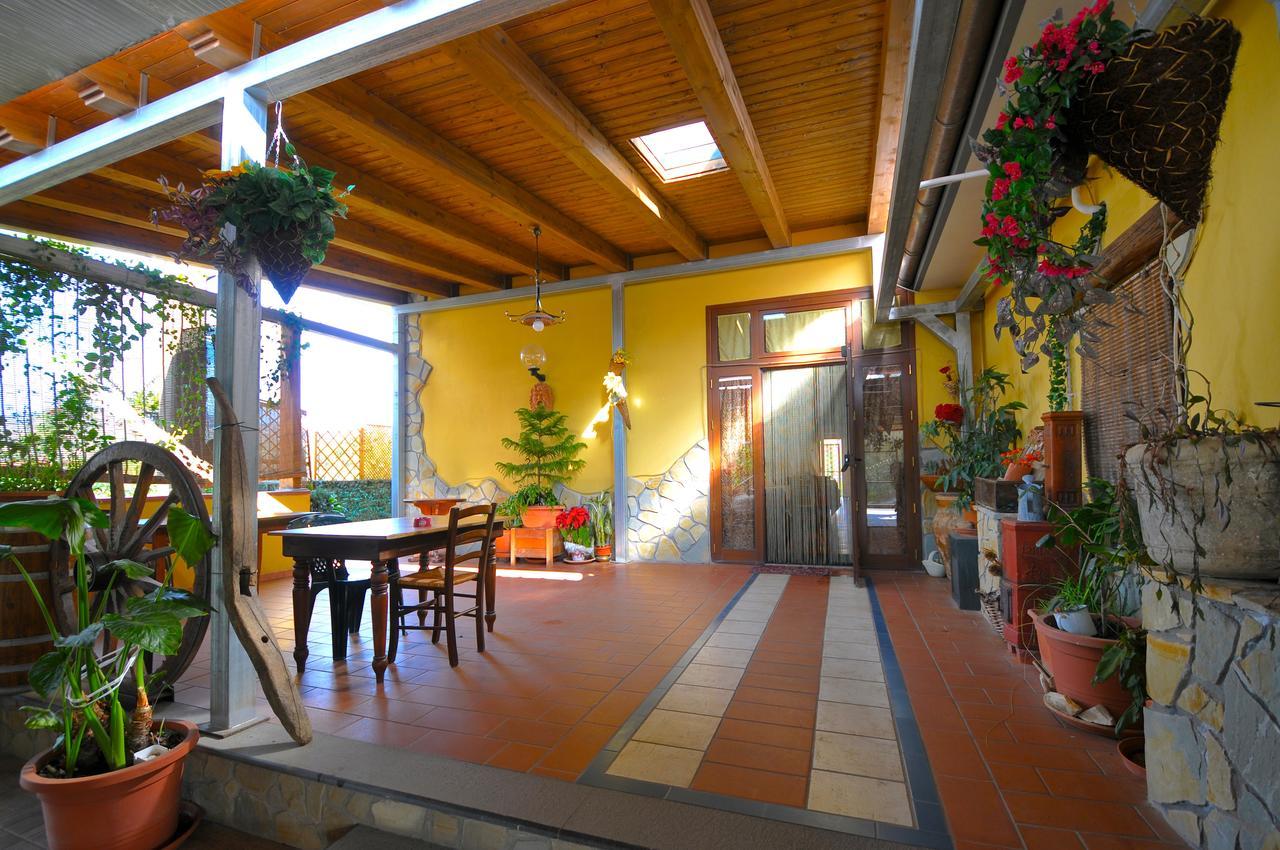 Oasi Del Lago Regalbuto Kültér fotó