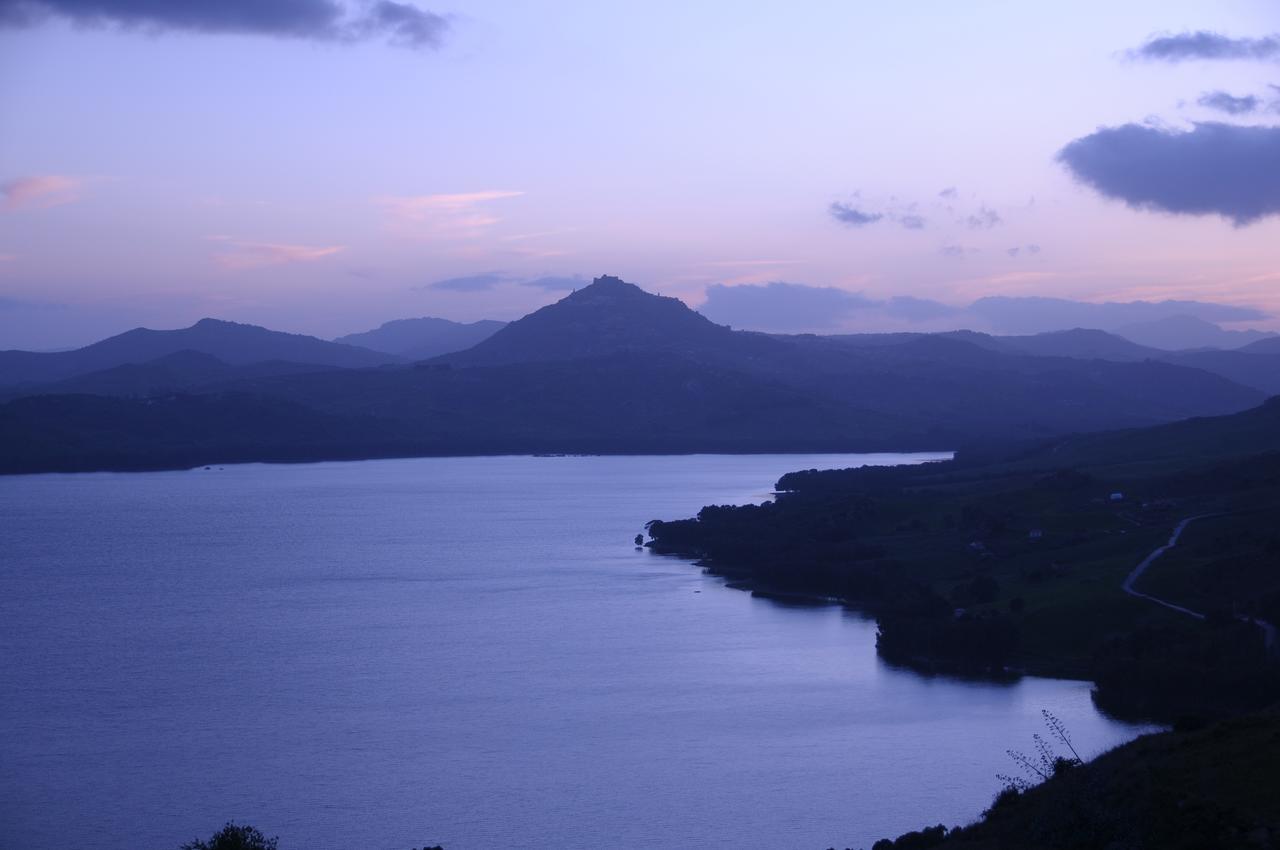 Oasi Del Lago Regalbuto Kültér fotó
