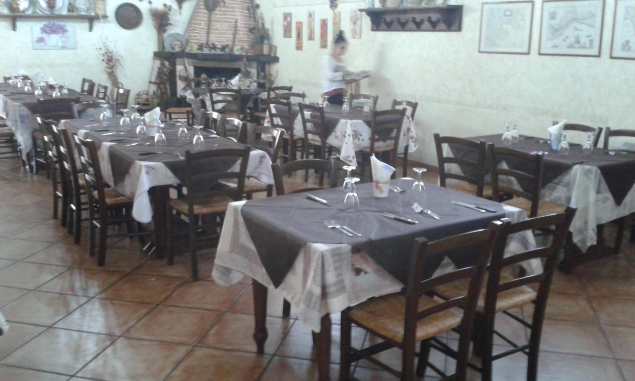 Oasi Del Lago Regalbuto Kültér fotó